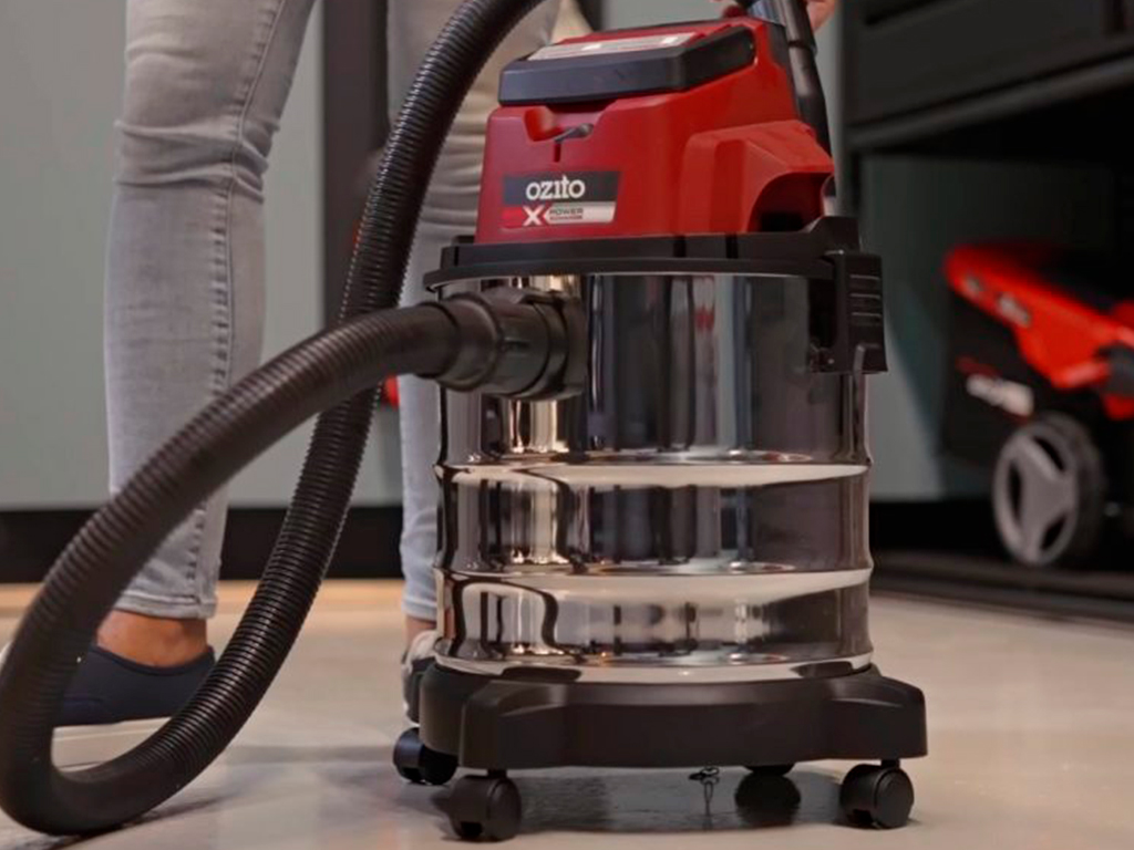 a wet dry-vacuum cleaner